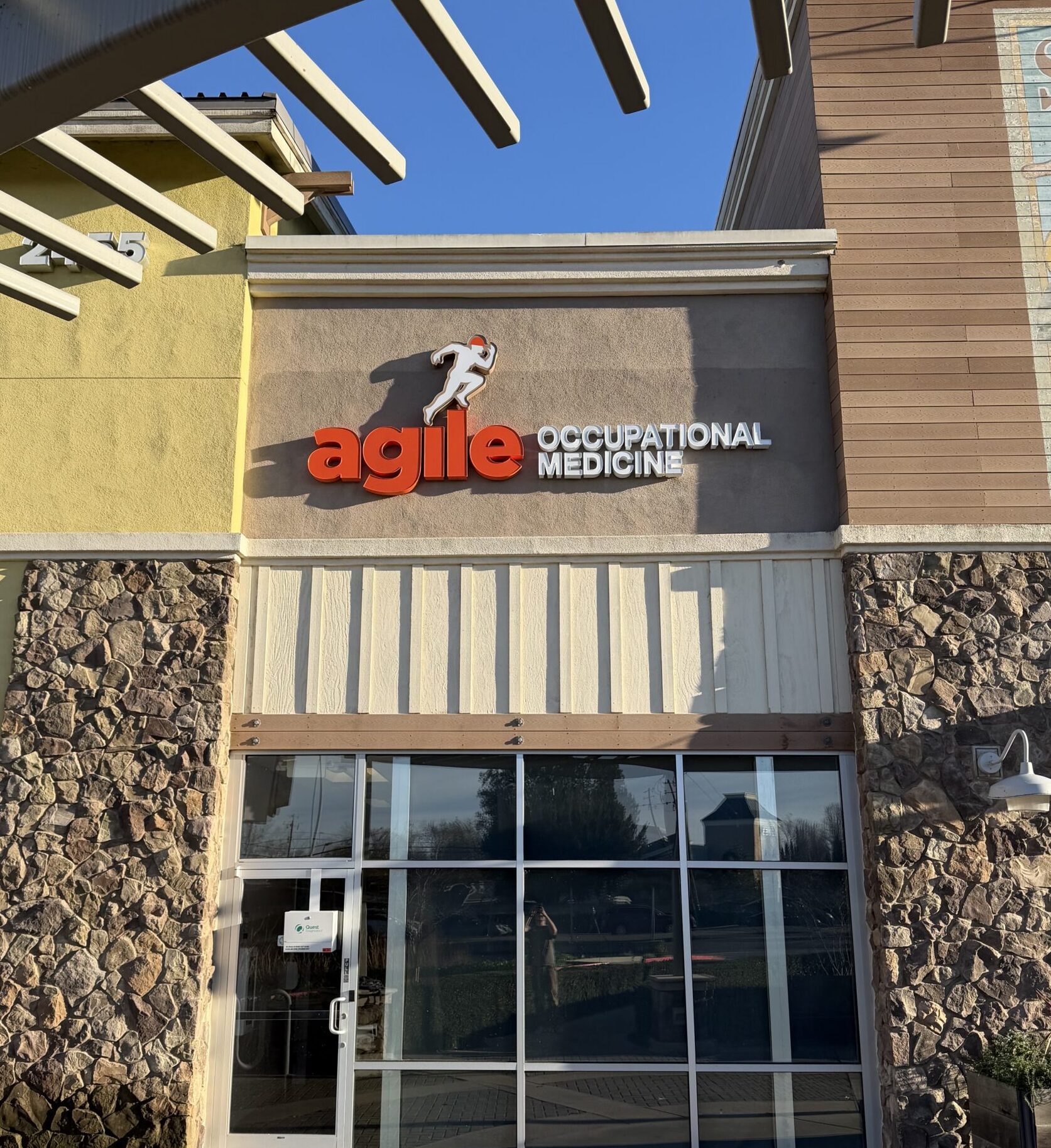Custom exterior sign for Agile Occupational Medicine in West Sacramento, CA